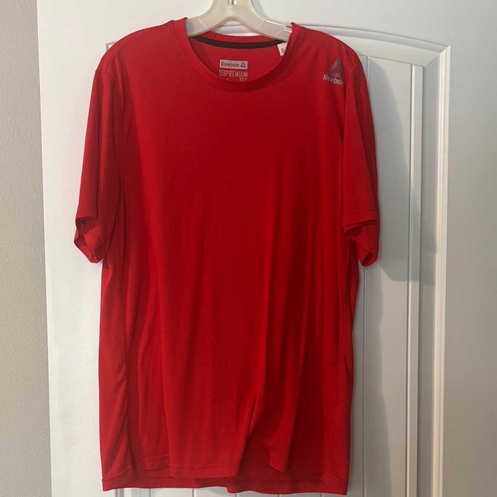 Reebok Red Short Sleeve Tee Athletic Performance